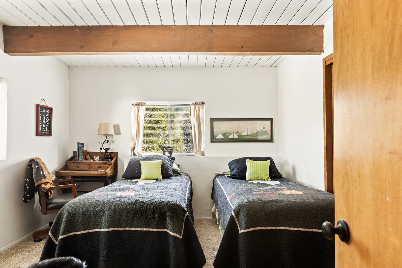 Desirable Palisades Charmer with Views Arrowhead Rentals